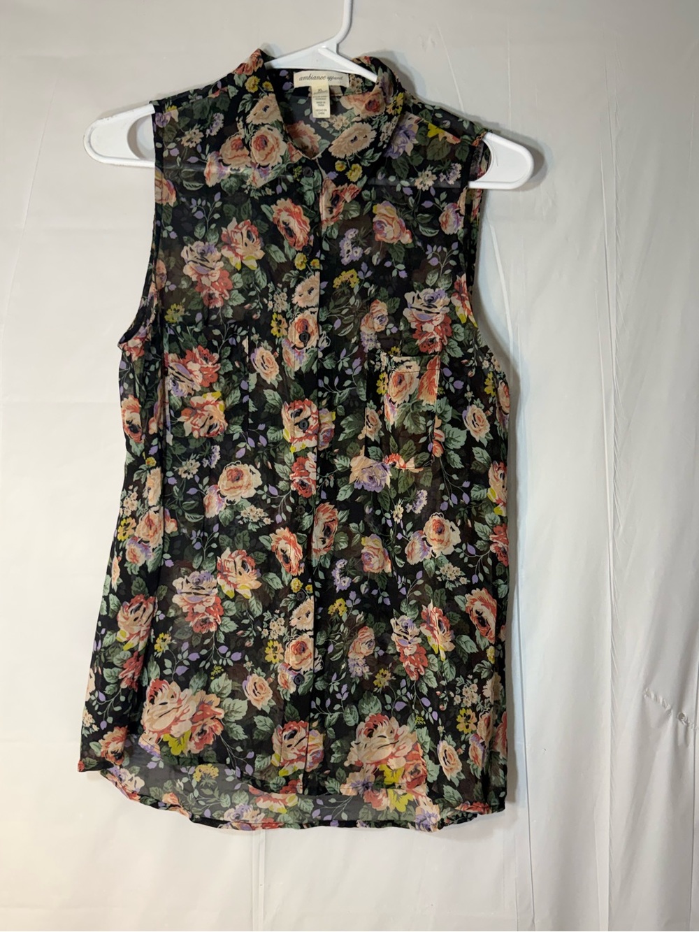 Ambiance Apparel sleeveless floral button down women’s blouse size XL